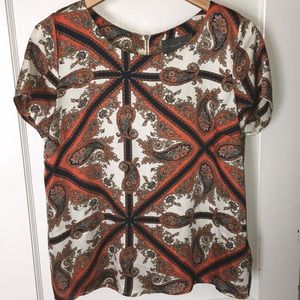 Silky Zipper Backed size S Top